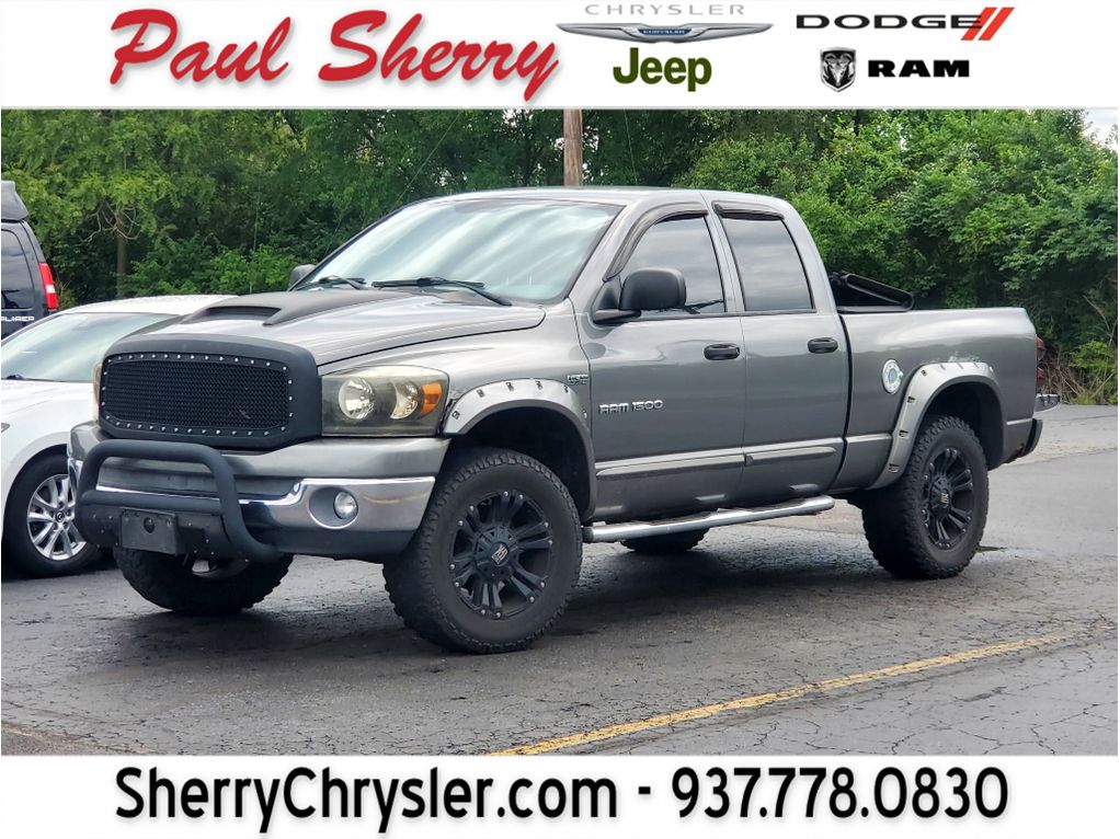 Mineral Gray Metallic Clearcoat 2007 Dodge RAM 1500 SLT Quad Cab 4WD Pickup Truck Four-Wheel Drive 5-Speed Automatic