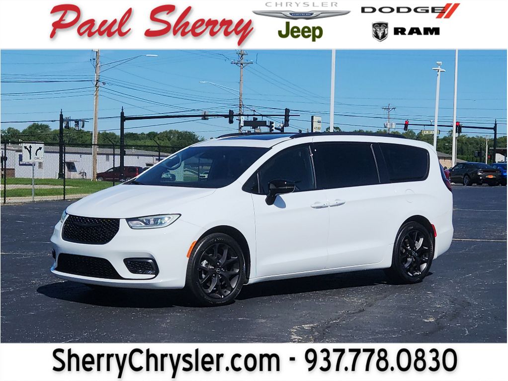 Bright White Clearcoat 2025 Chrysler Pacifica Minivan Front-Wheel Drive 9-Speed Automatic