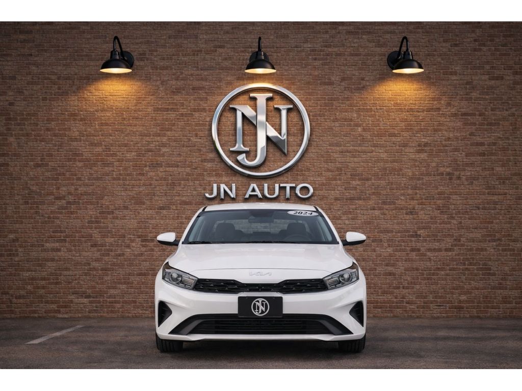 2024 Kia Forte LXS FWD