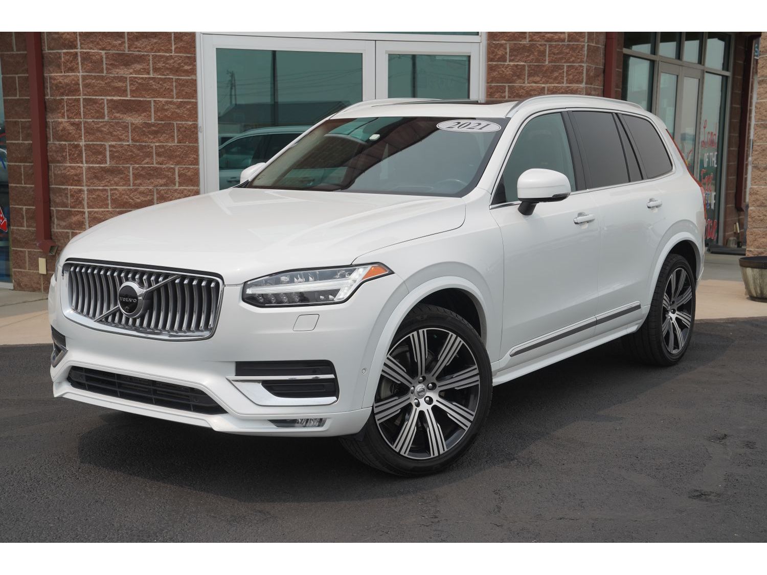 Crystal White Metallic 2021 Volvo XC90 SUV / Crossover All-Wheel Drive 8-Speed Automatic