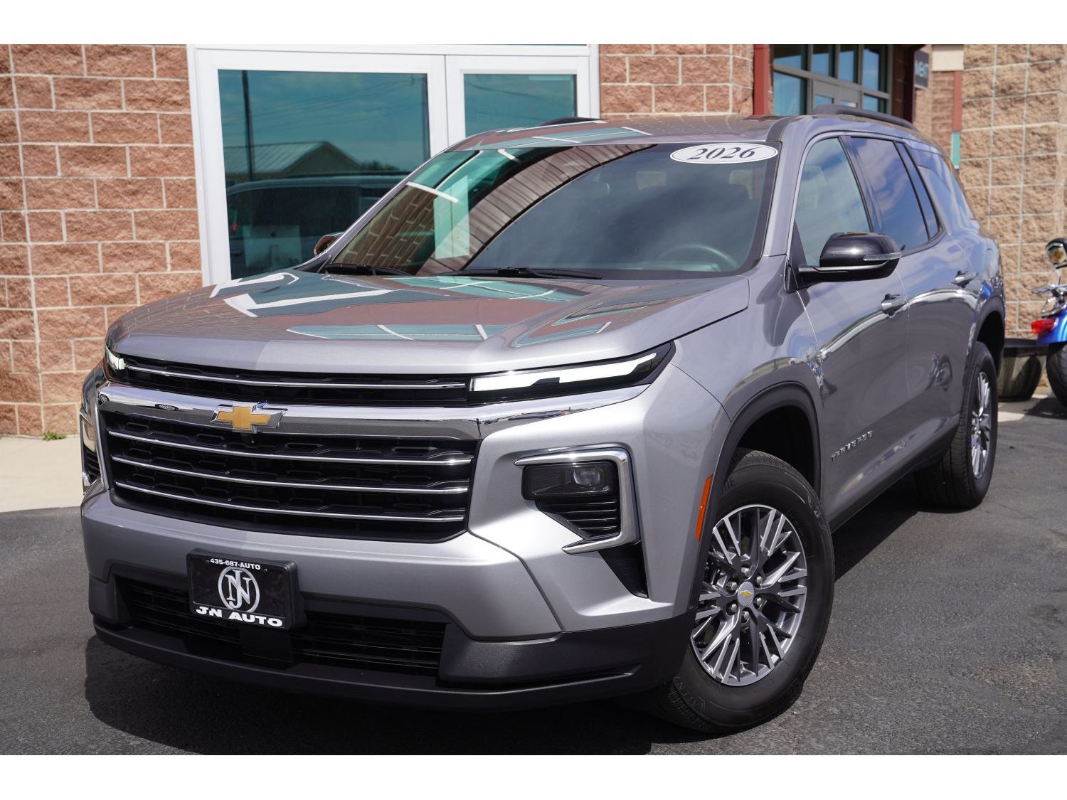 Sterling Gray Metallic 2026 Chevrolet Traverse SUV / Crossover Four-Wheel Drive 8-Speed Automatic