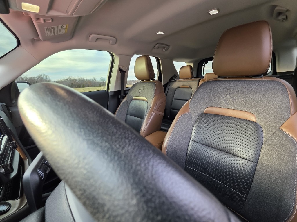 View vehicle photo 6