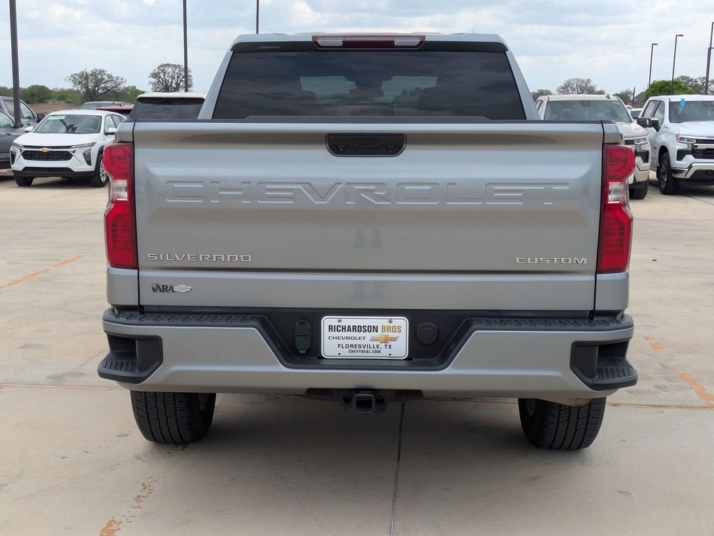 View vehicle photo 4