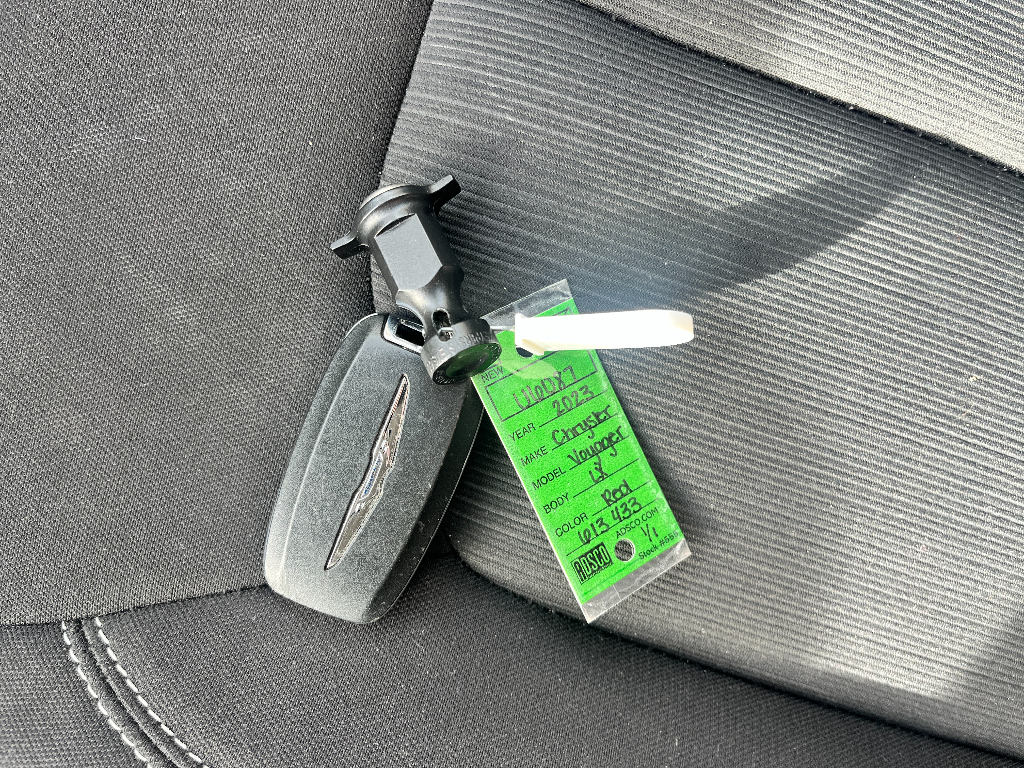 2023 Chrysler Voyager LX FWD