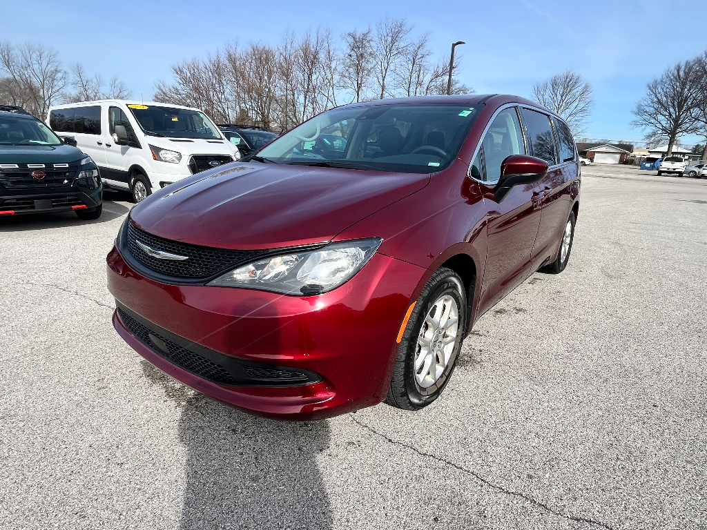 2023 Chrysler Voyager LX FWD
