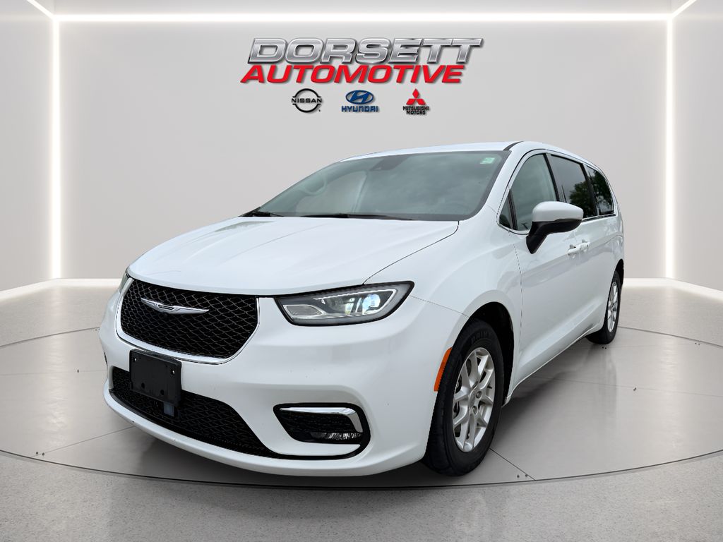 Bright White Clearcoat 2023 Chrysler Pacifica Touring L FWD Minivan Front-Wheel Drive 9-Speed Automatic