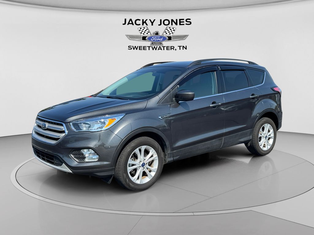 Gray (Magnetic Metallic) 2018 Ford Escape SE FWD SUV / Crossover Front-Wheel Drive 6-Speed Automatic