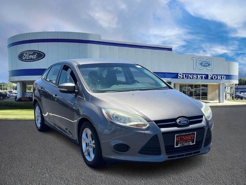 Sterling Gray Metallic 2014 Ford Focus SE Sedan Front-Wheel Drive 6-Speed Automatic