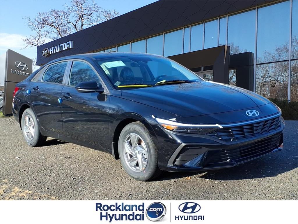 2026 Hyundai Elantra SE FWD