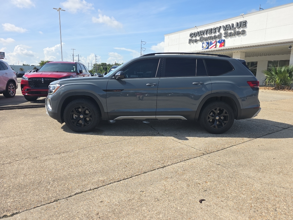 View vehicle photo 2