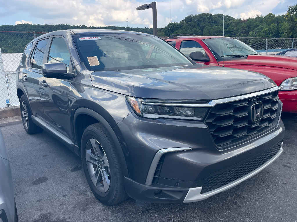 Gray (Modern Steel Metallic) 2023 Honda Pilot SUV / Crossover Front-Wheel Drive Automatic
