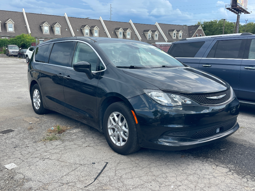 2023 Chrysler Voyager LX