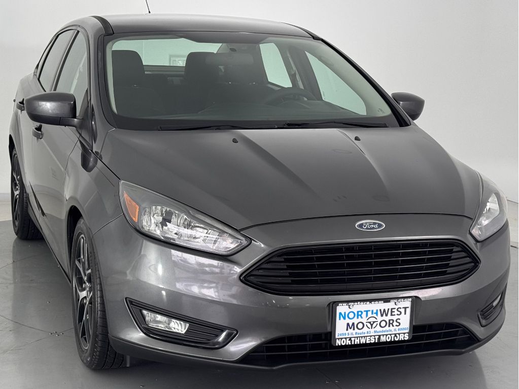 2018 Ford Focus Sedan SE's photo