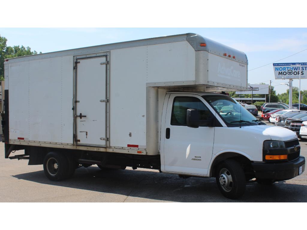 2018 Chevrolet Express 4500 Van's photo