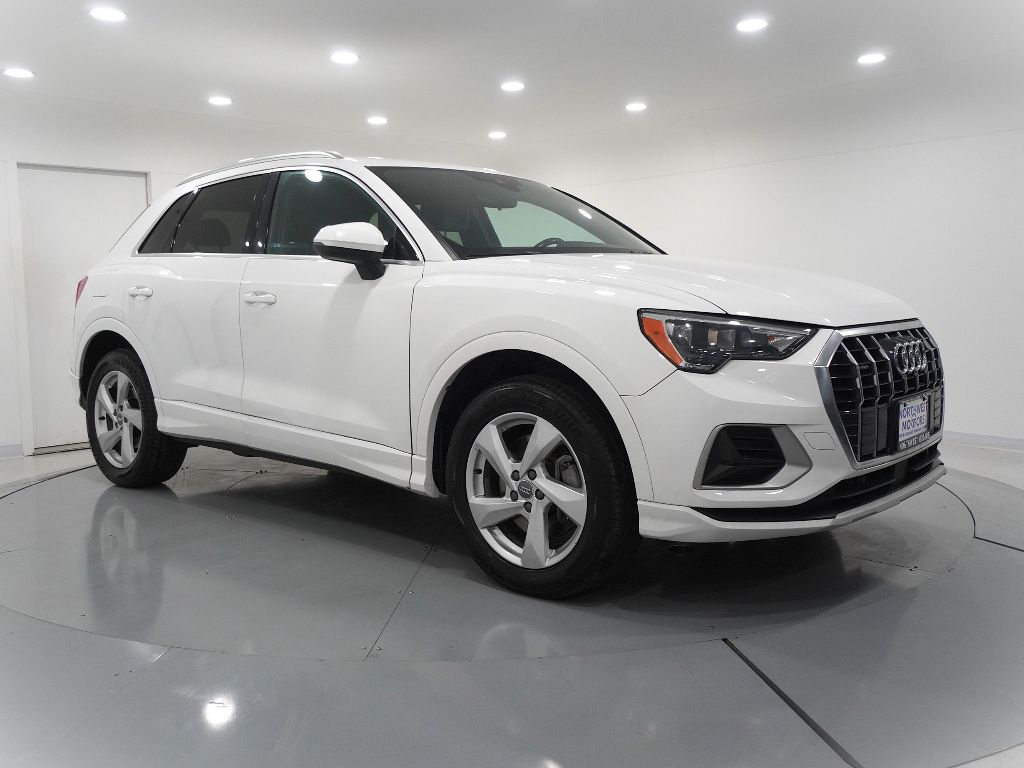 2020 Audi Q3 Premium's photo