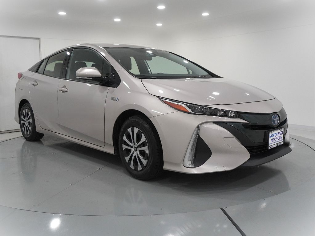 2020 Toyota Prius Prime XLE's photo