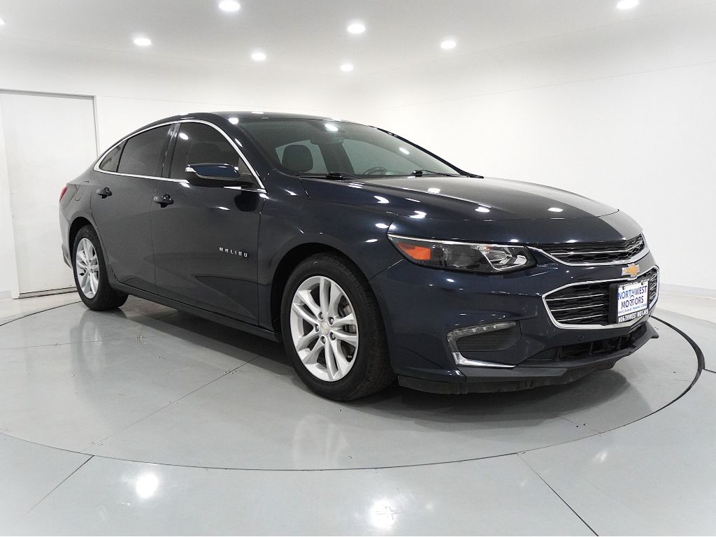 2017 Chevrolet Malibu Hybrid's photo