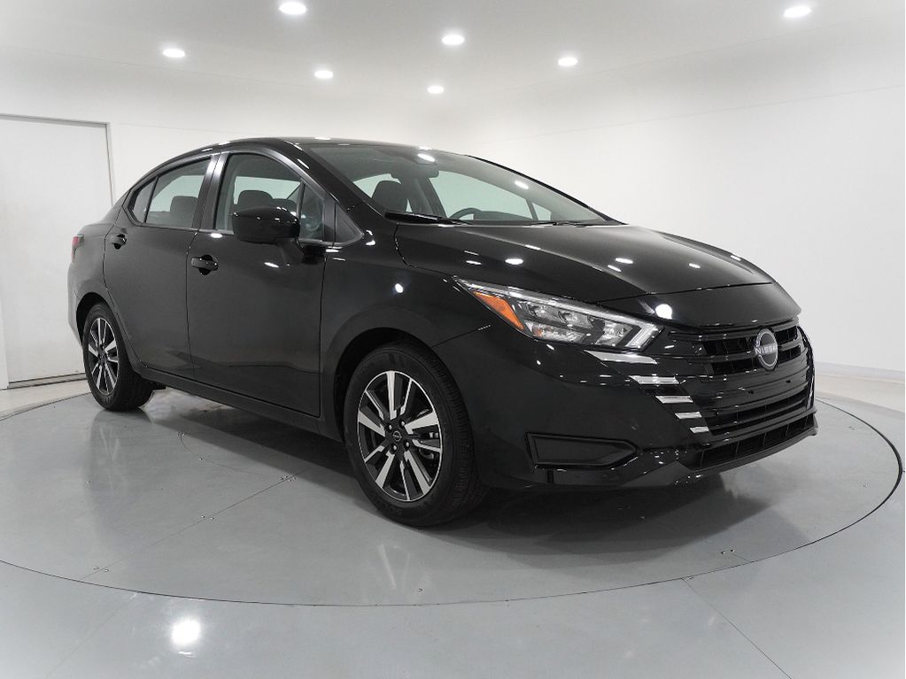 2025 Nissan Versa SV's photo