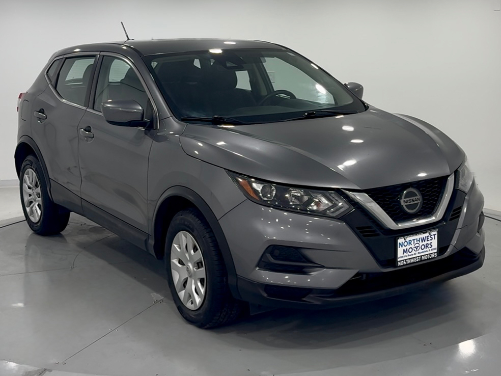 2020 Nissan Rogue Sport S's photo