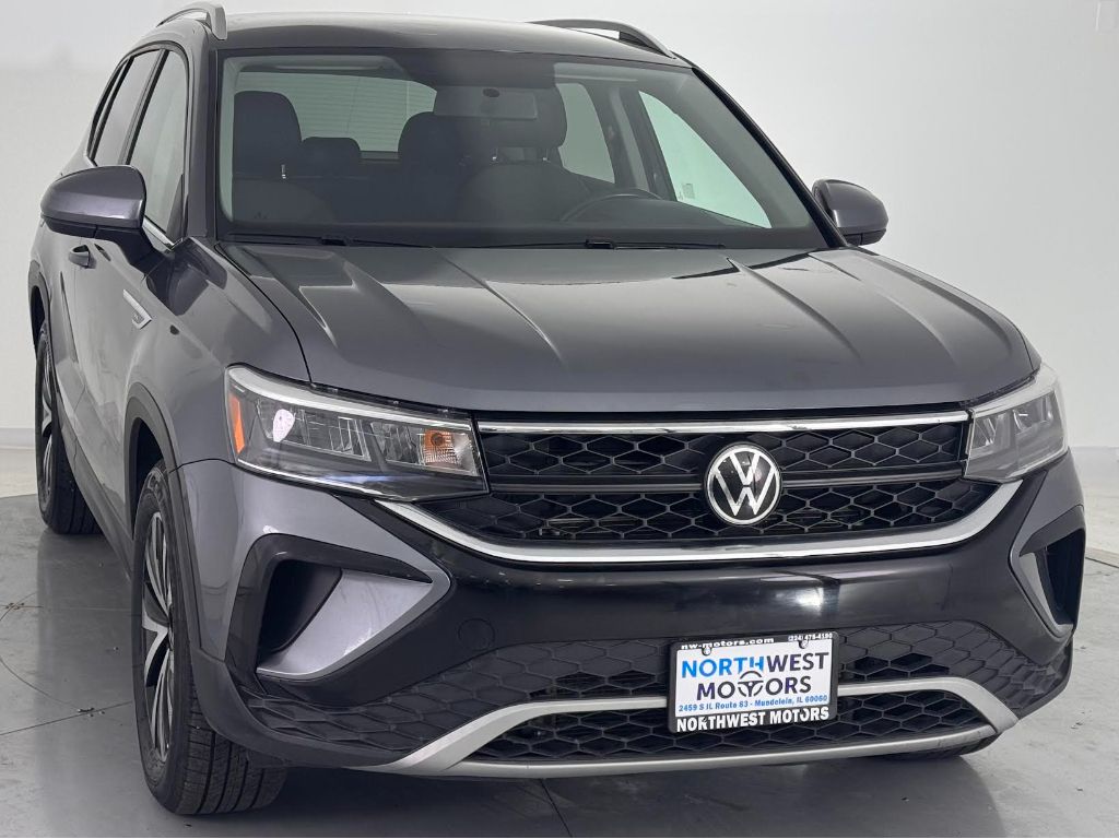 2022 Volkswagen Taos 1.5T SE's photo