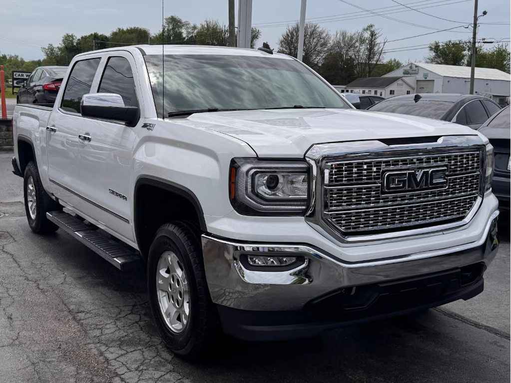 2018 GMC Sierra 4WD Crew Cab Short Box SLT's photo