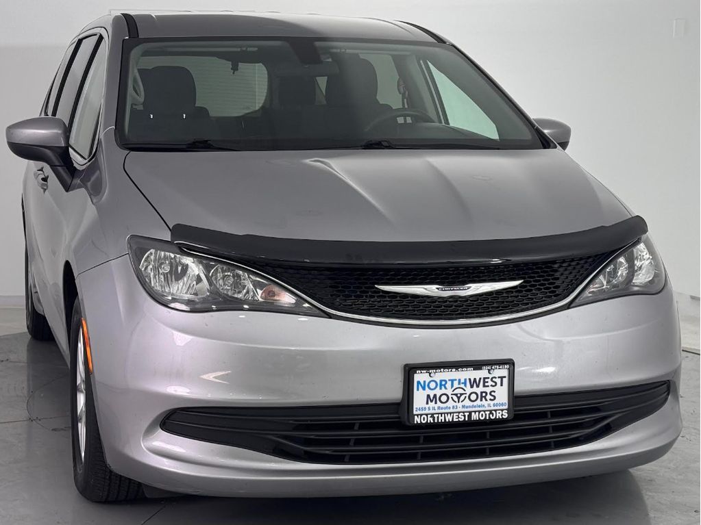 2019 Chrysler Pacifica's photo