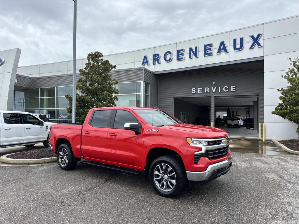 2024 Chevrolet Silverado 1500 LT Crew Cab 4WD