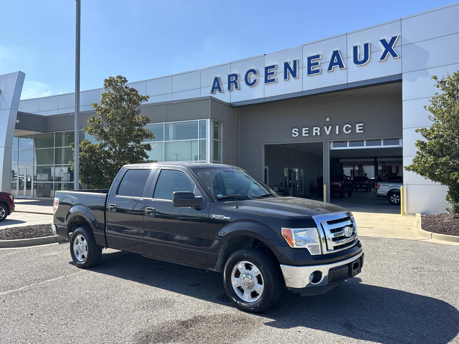 Tuxedo Black Metallic 2012 Ford F-150 Pickup Truck 4X2 6-Speed Automatic