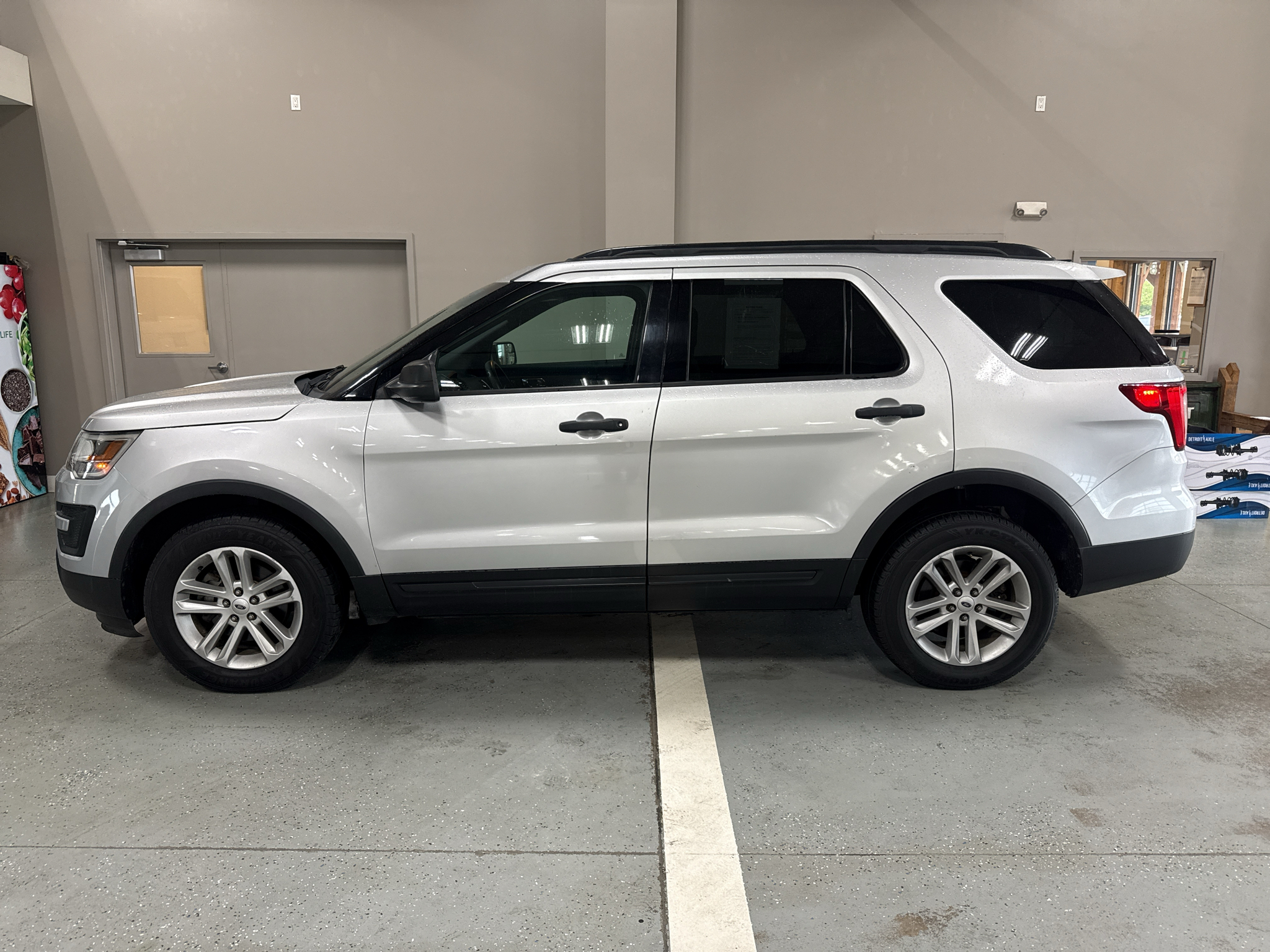  2016 Ford Explorer Base 4WD   