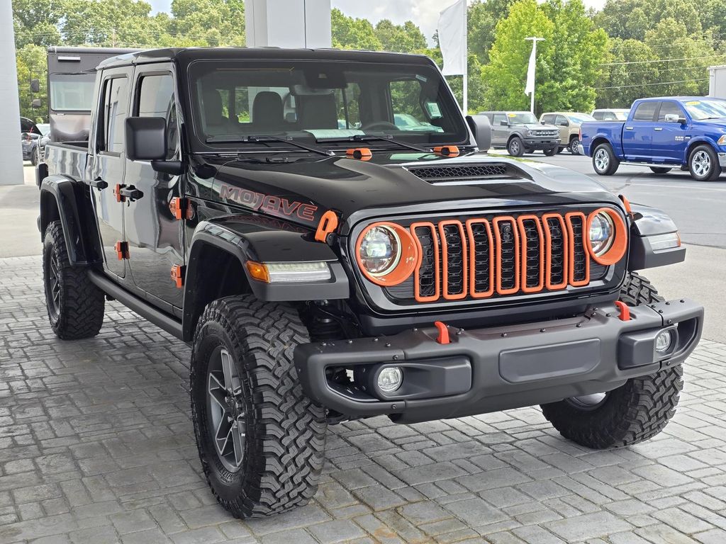 Black Clearcoat 2025 Jeep Gladiator Pickup Truck Four-Wheel Drive 8-Speed Automatic