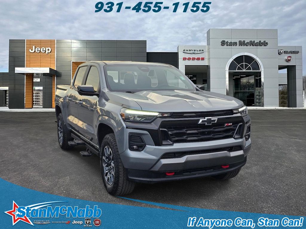 Sterling Gray Metallic 2024 Chevrolet Colorado Pickup Truck Four-Wheel Drive 8-Speed Automatic
