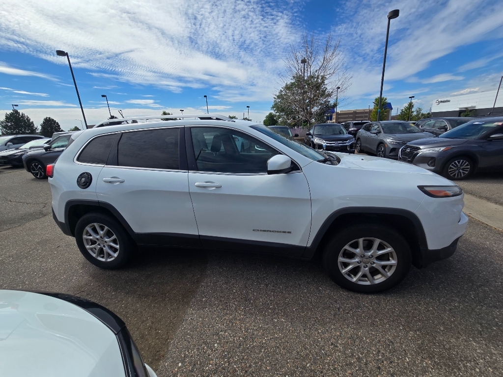 View vehicle photo 7