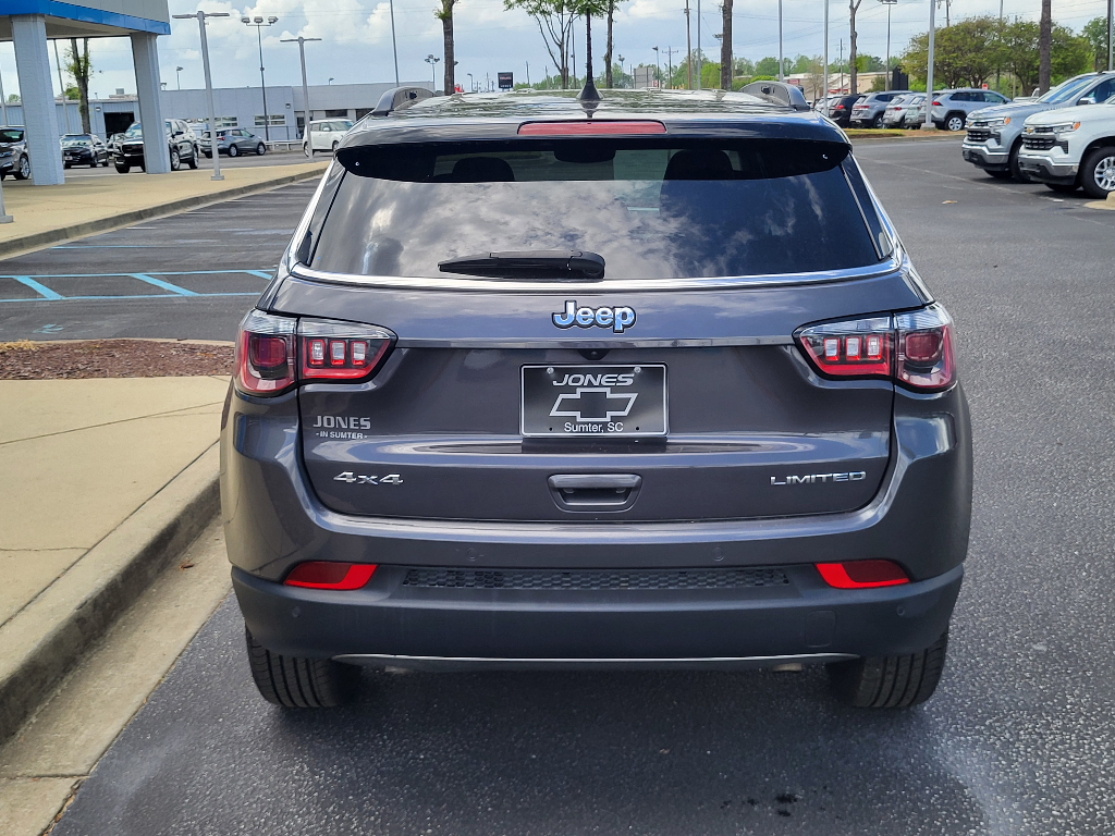 View vehicle photo 4