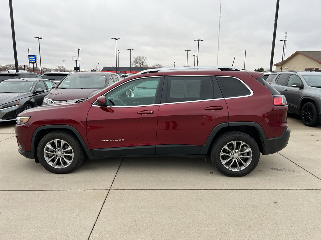 Velvet Red Pearlcoat 2019 Jeep Cherokee Latitude Plus FWD SUV / Crossover Front-Wheel Drive 9-Speed Automatic