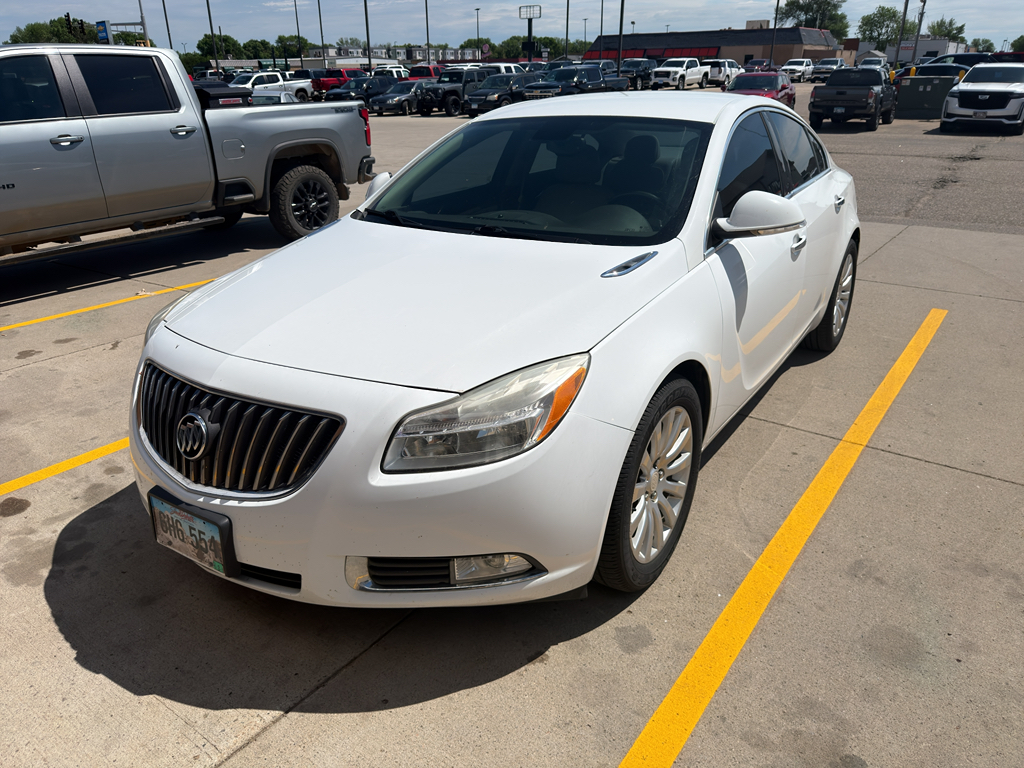 Summit White 2013 Buick Regal Sedan 6-Speed Automatic