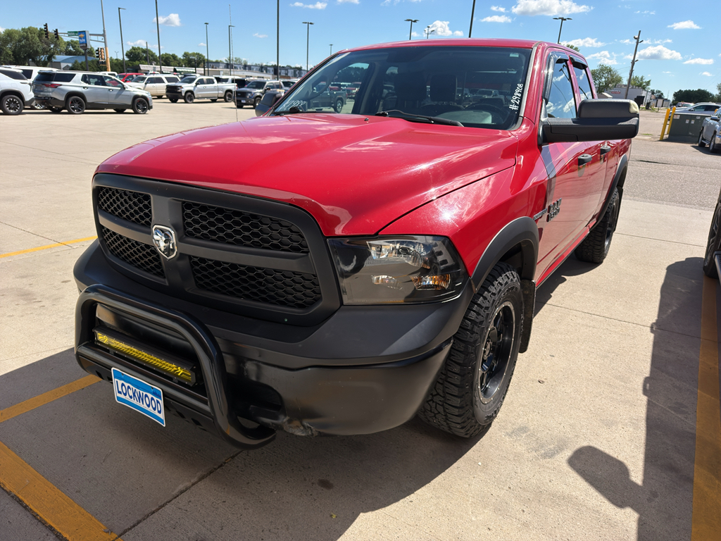 Flame Red Clearcoat 2014 RAM 1500 Pickup Truck Four-Wheel Drive 8-Speed Automatic