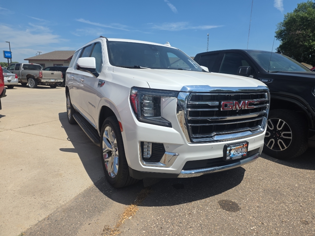 White Frost Tricoat 2021 GMC Yukon XL SUV / Crossover Four-Wheel Drive Automatic