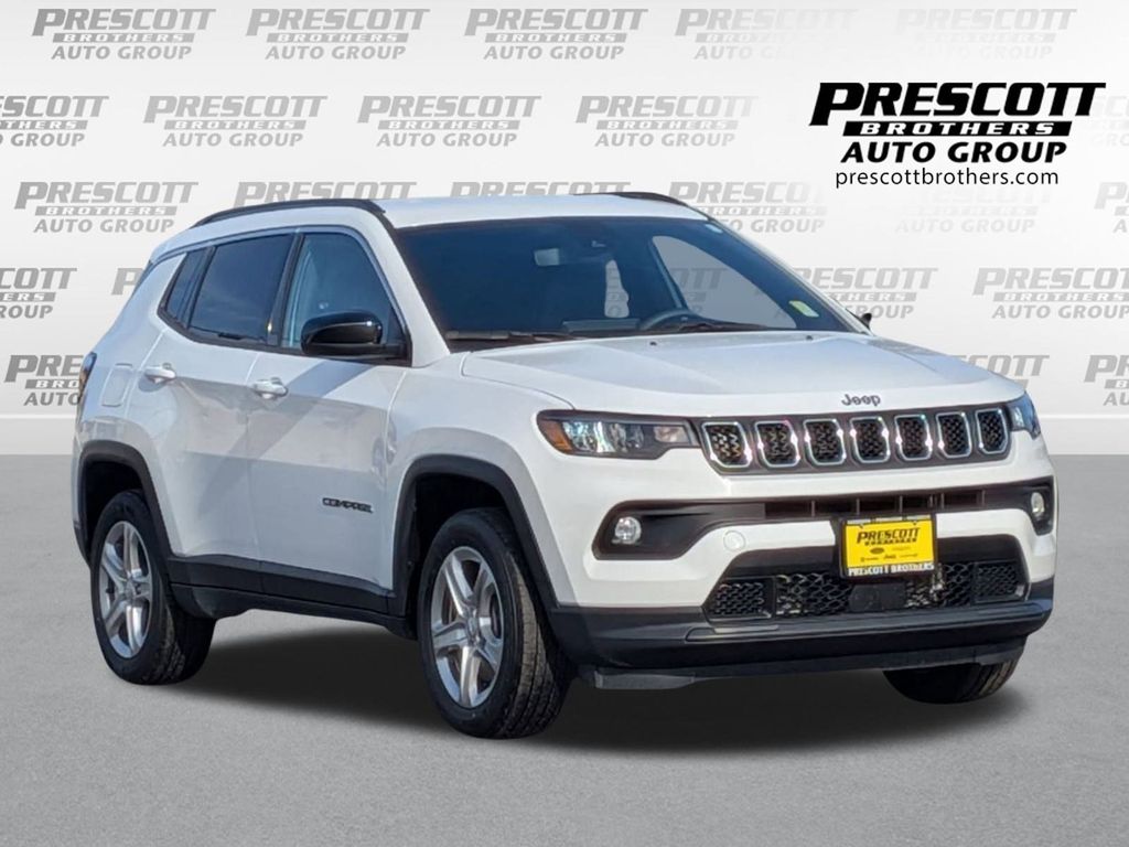 Bright White Clearcoat 2023 Jeep Compass Latitude 4WD SUV / Crossover Four-Wheel Drive 8-Speed Automatic