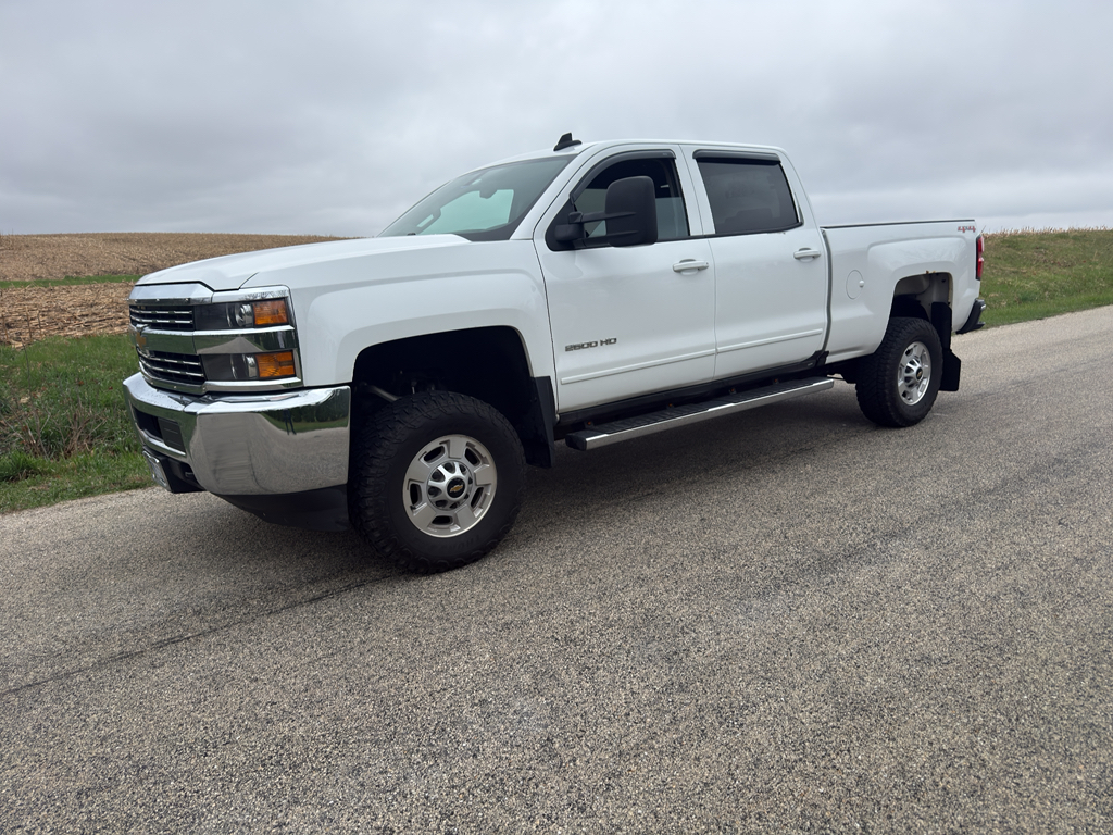 Summit White 2016 Chevrolet Silverado 2500HD LT Crew Cab 4WD Pickup Truck Four-Wheel Drive 6-Speed Automatic