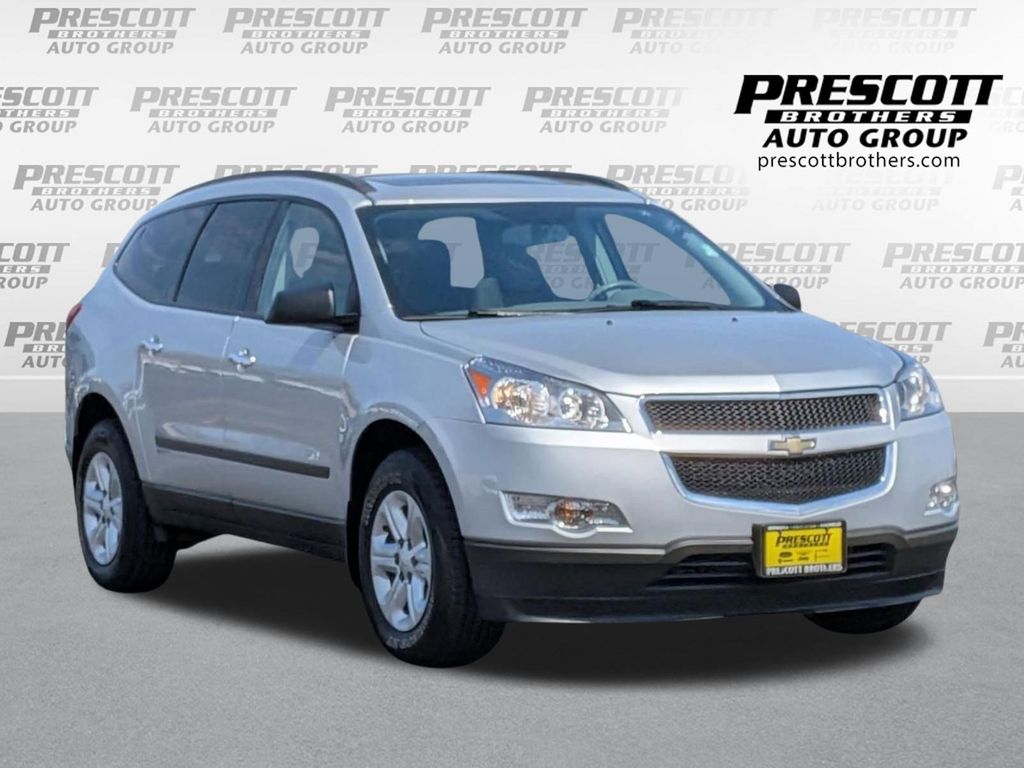 Silver Ice Metallic 2011 Chevrolet Traverse LS FWD SUV / Crossover Front-Wheel Drive 6-Speed Automatic