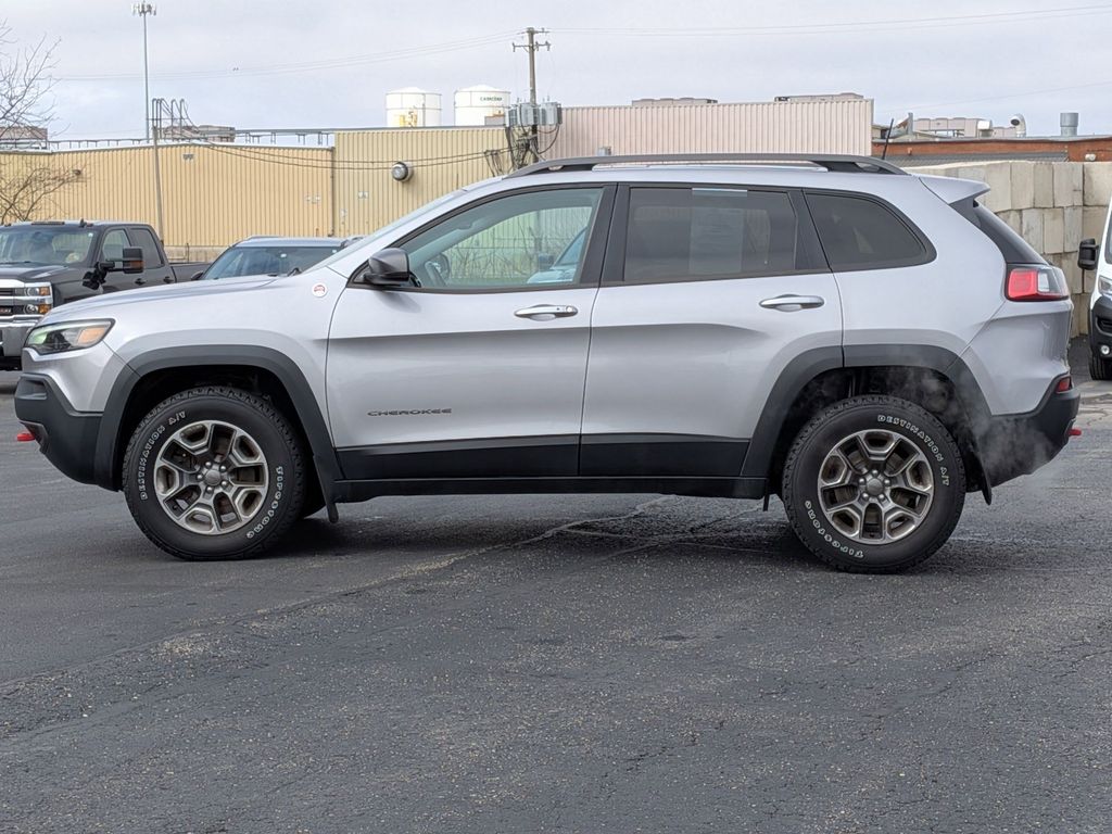 View vehicle photo 4