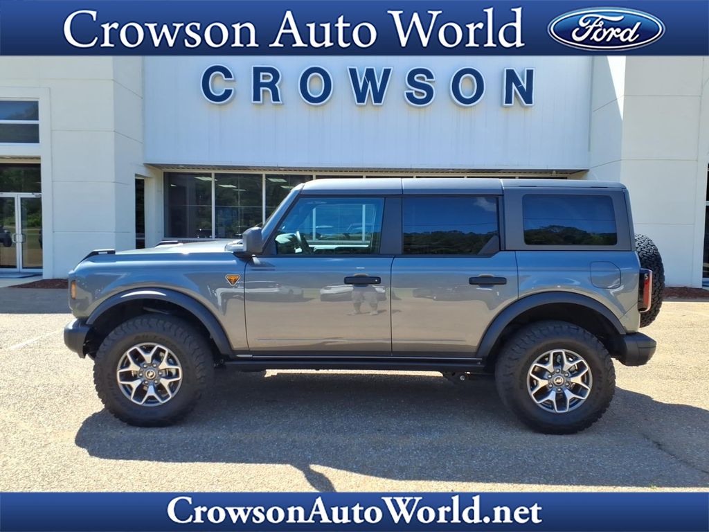 Carbonized Gray Metallic 2025 Ford Bronco Badlands 4-Door 4WD SUV / Crossover Four-Wheel Drive Automatic