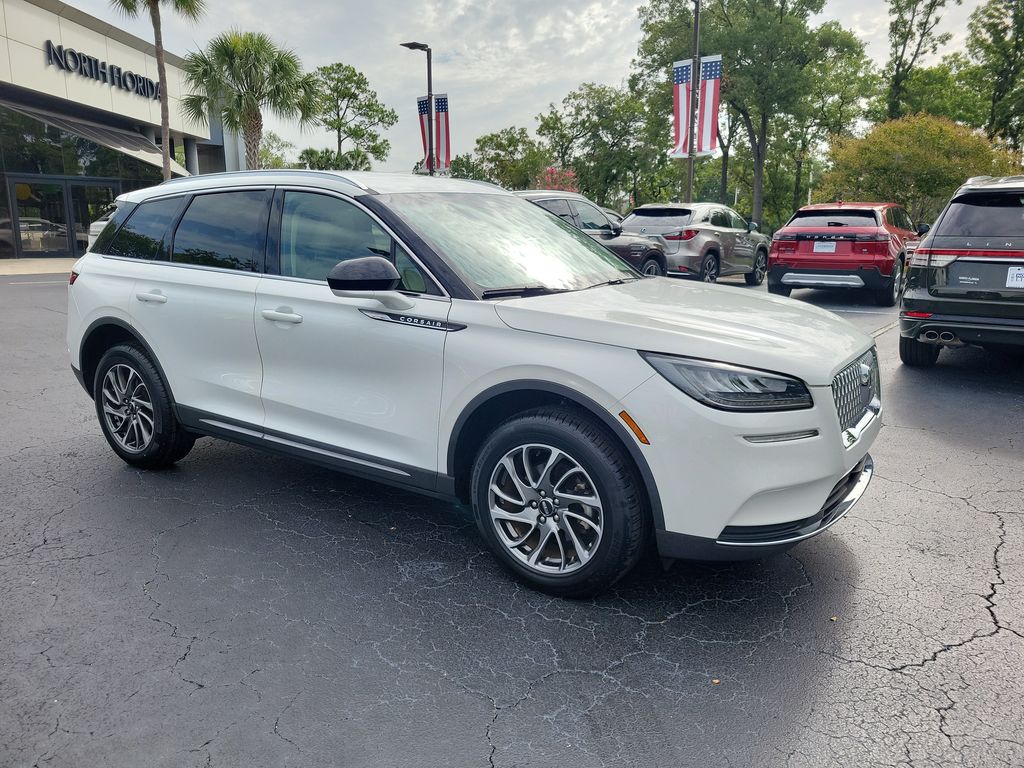 Pristine White Metallic Tri-Coat 2022 Lincoln Corsair SUV / Crossover Front-Wheel Drive 8-Speed Automatic