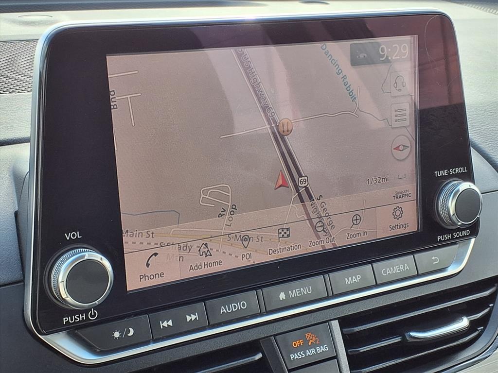 View vehicle photo 4