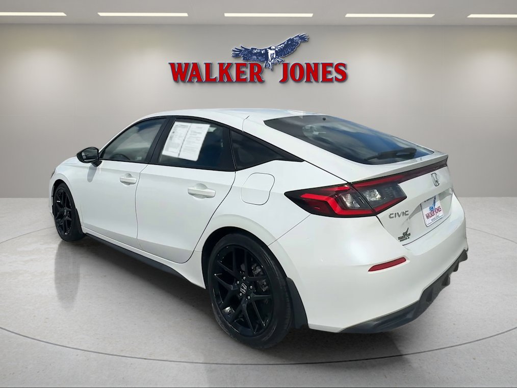 View vehicle photo 4