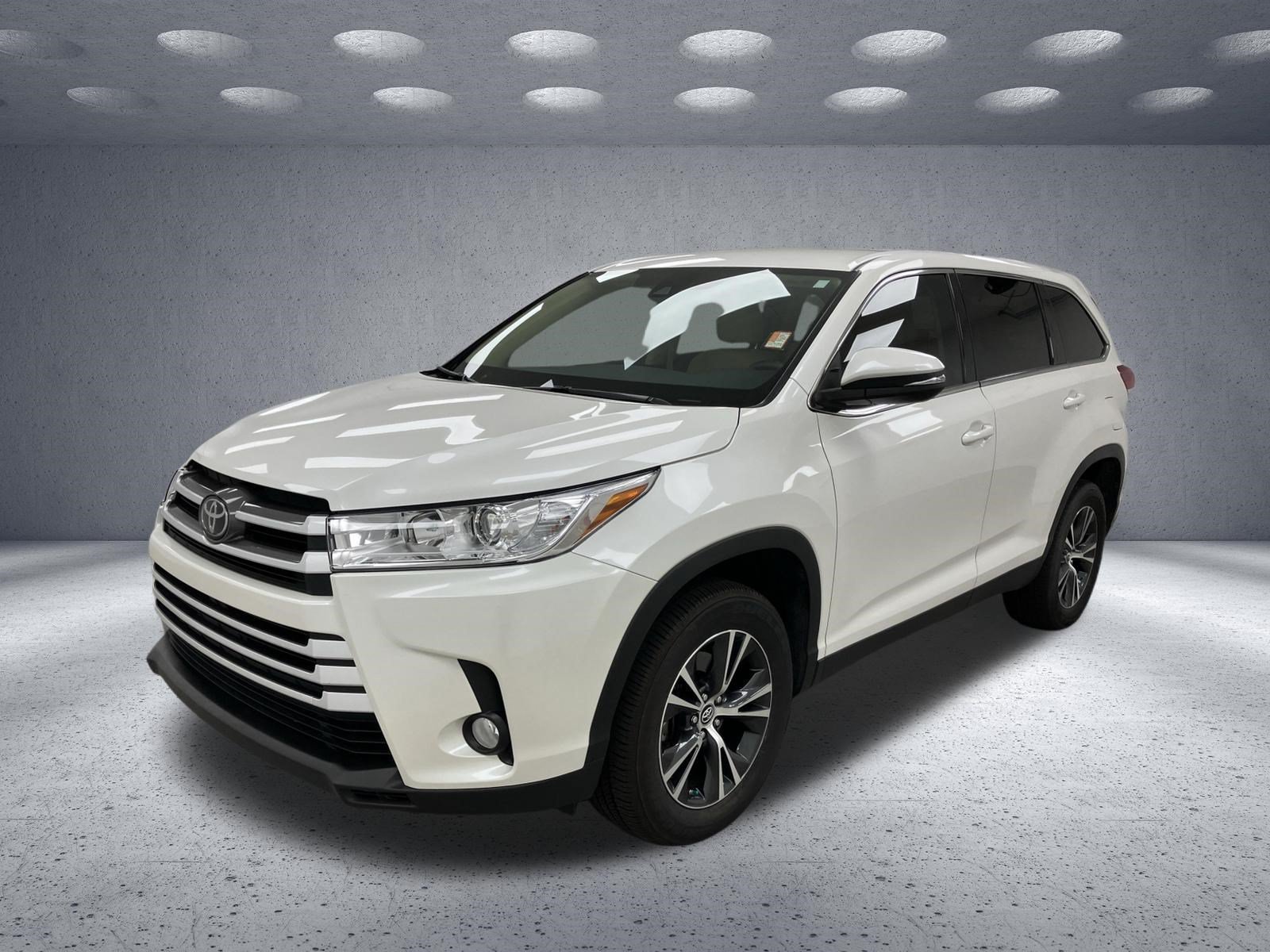 2019 Toyota Highlander LE Plus FWD