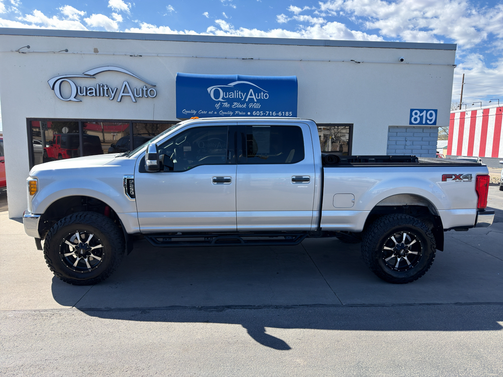 Ingot Silver Metallic 2017 Ford F-250 Super Duty XLT Crew Cab 4WD Pickup Truck Four-Wheel Drive 6-Speed Automatic