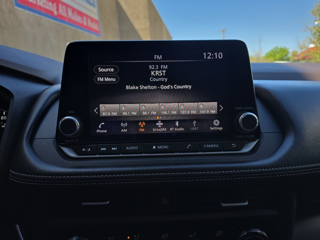 View vehicle photo 7