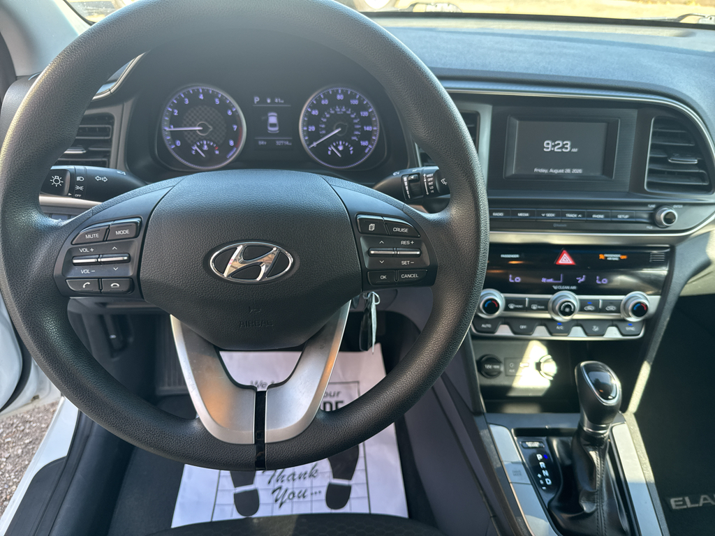  2020 Hyundai Elantra SE FWD   