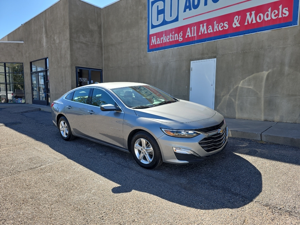 View vehicle photo 3